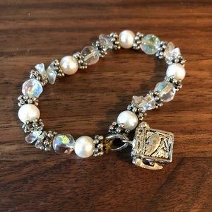 Open box silver white elastic bracelet